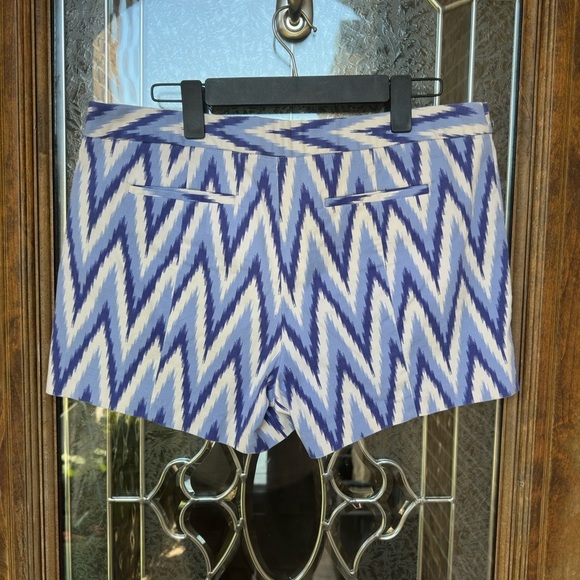 GAP High Waist Blue and White Chevron Shorts - Picture 3 of 6
